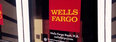 wells fargo bank location hours|More.